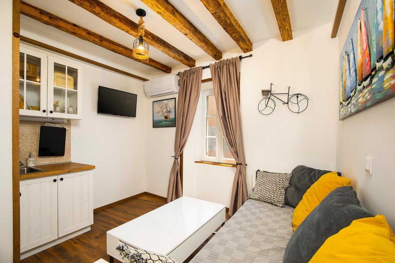 Appartement Domus Maximus à Pula Extérieur photo